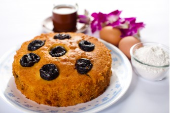 Prunes Butter Cake