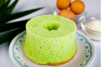 Pandan Chiffon Cake